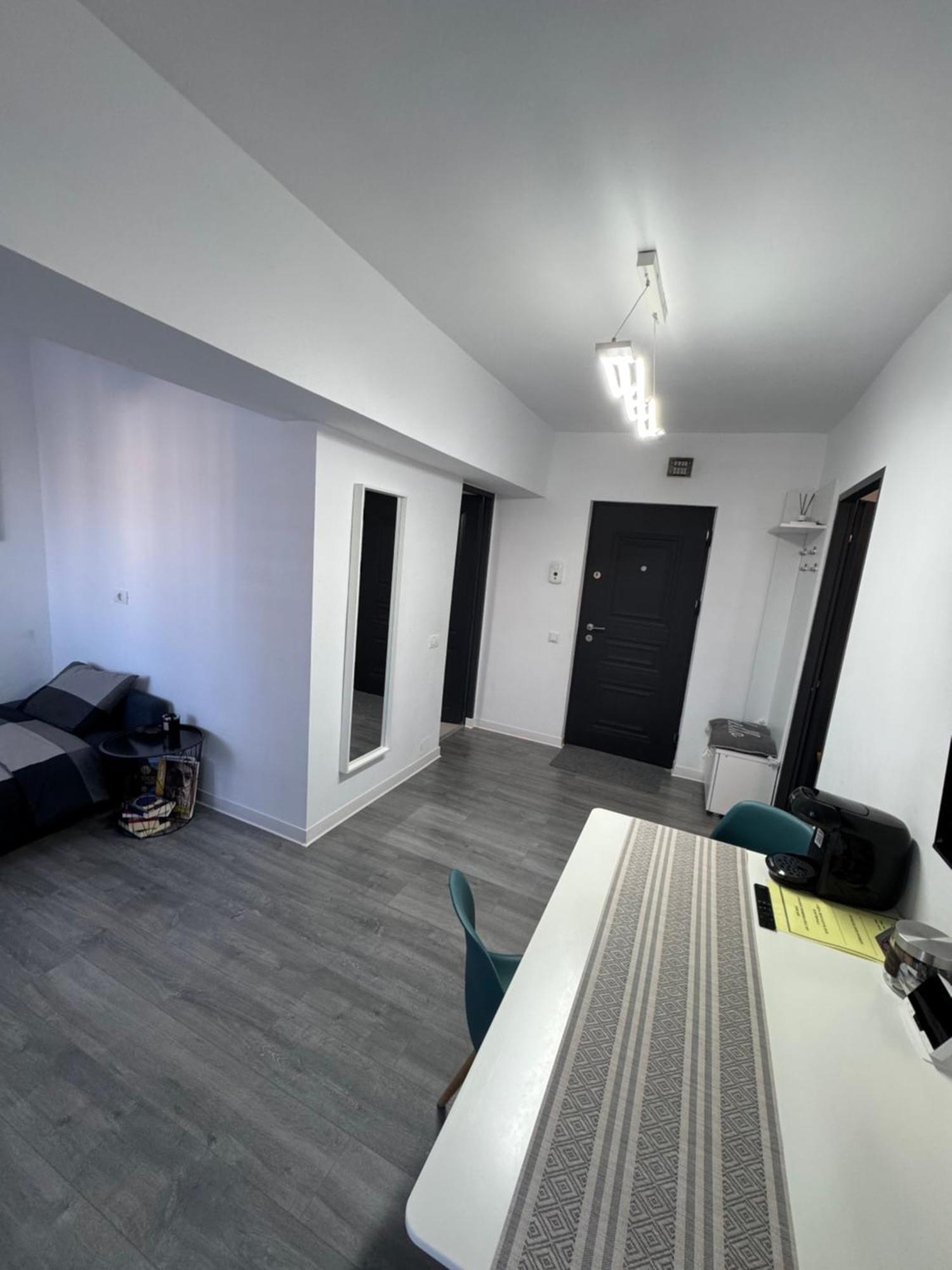 Central Apartment Targu Jiu Bagian luar foto